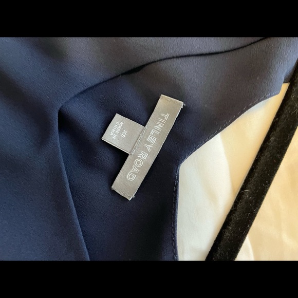 Tinley Road Dress - Picture 3 of 3